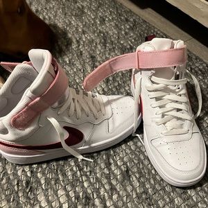 Nike Court Borough Mid